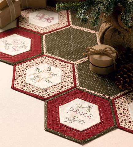 Christmas Patchwork Loves Embroidery by Gail Pan (Book) preview